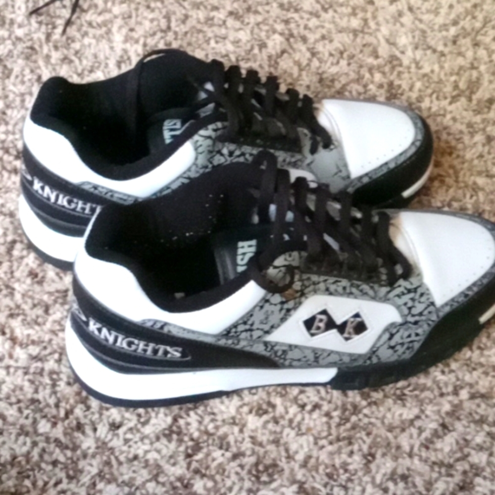 Old school British Knights size 8 1/2 .